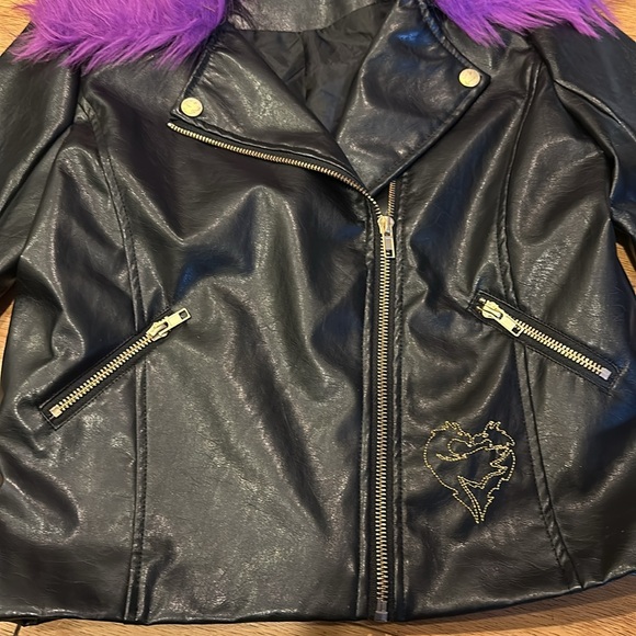 Girls Disney’s Descendant’s Moto jacket with detachable faux fur collar - Picture 5 of 7